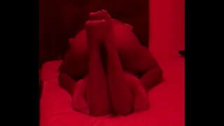 Lai izbeigtu viņa draudzeni