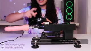 ORGASMO A CHORROS CON MI MAQUINA SPOLNO - AGATHA DOLLY