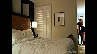 Ζεστό Δωμάτιο Του Ξενοδοχείου Σεξ Με Μια Busty Γυναίκα