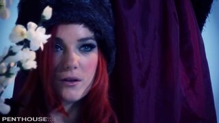 Penthouse Lesbietēm Dani un Marijas izdrāzt katru citu, jo sniega